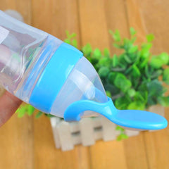 INFANT BABY TRAINING SPOON RICE PASTE BOTTLE SILICONE SQUEEZE SPOON